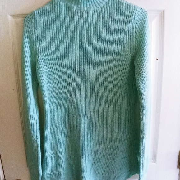 Derek Heart Sweater - Picture 2 of 4